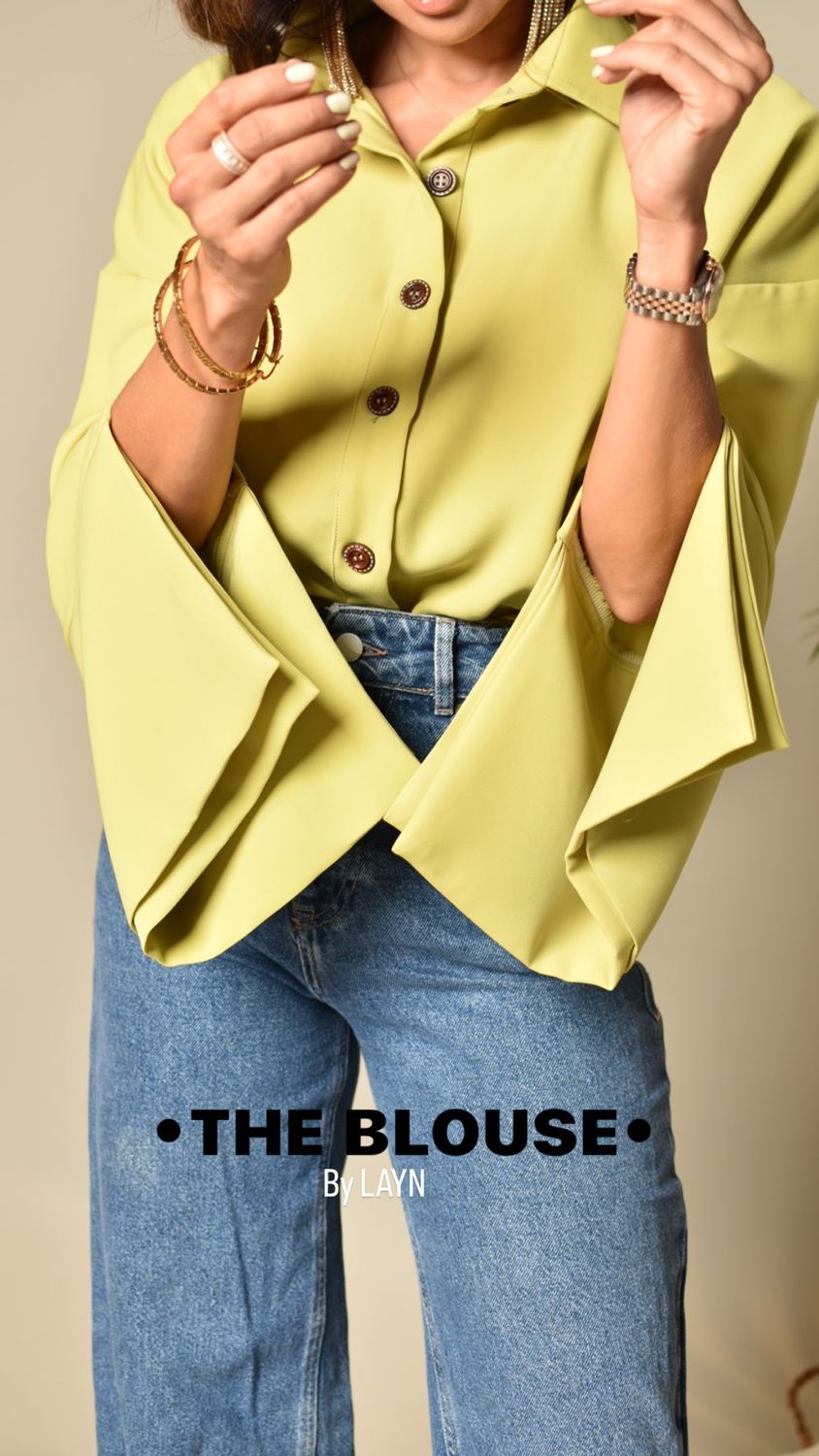 Bell-sleeve shirt