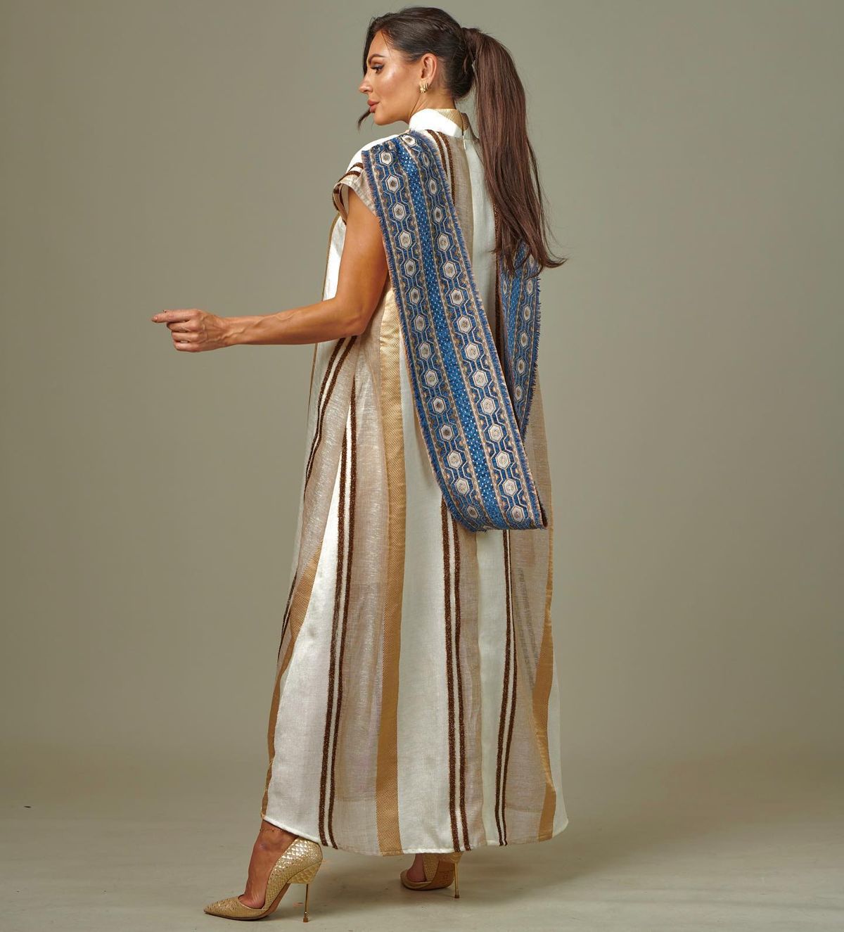 Tassel-back striped kaftan